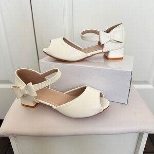 Kids Elegant Cream Peep-Toe Shoes